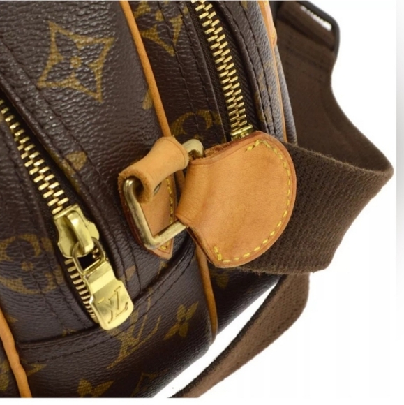 Louis Vuitton Reporter crossbody Bag. - Picture 11 of 14